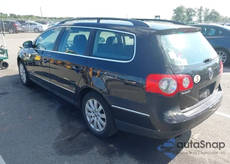 2008 Volkswagen Passat Wagon Turbo z USA, uszkodzony, nr VIN WVWXK73C38E049974